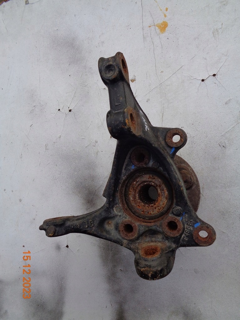 фото №1, Поворотный кулак левая передняя toyota chr .