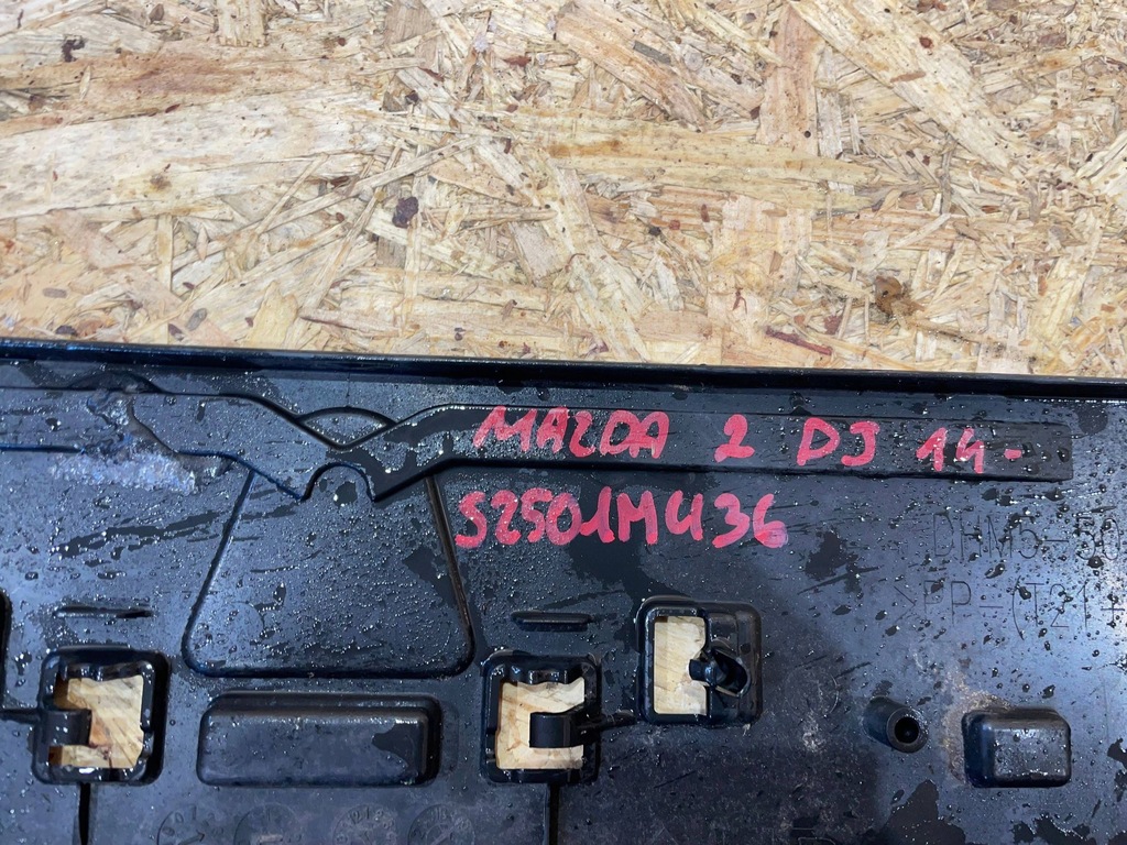 фото №13, Mazda 2 dj iii 3 14- молдинг рамка номерного знака реєстрації бампера перед