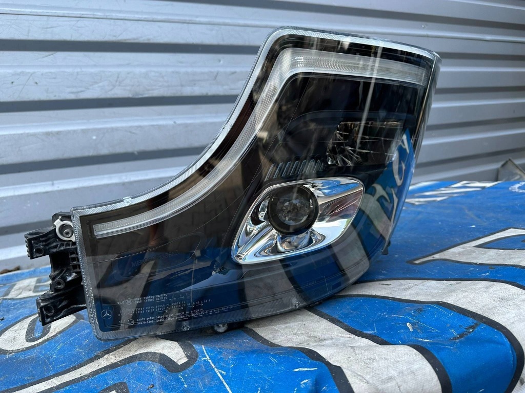 Mercedes actros mp5 фара левая full led 9618200859 Оригинал