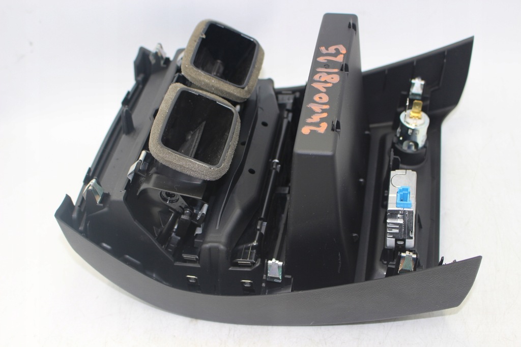 фото №8, Решётка обдув кондиционера usb c задняя bmw g30 g31 9493421