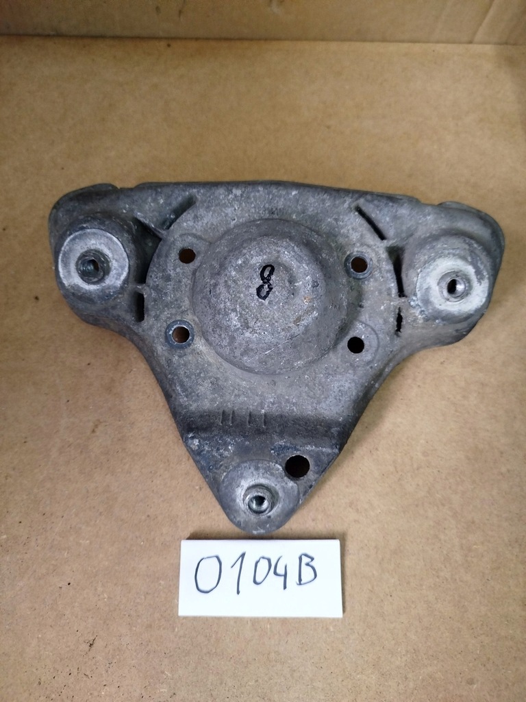 фото №1, Кронштейн амортизатора перед левая audi a4 b6 8d0412383e