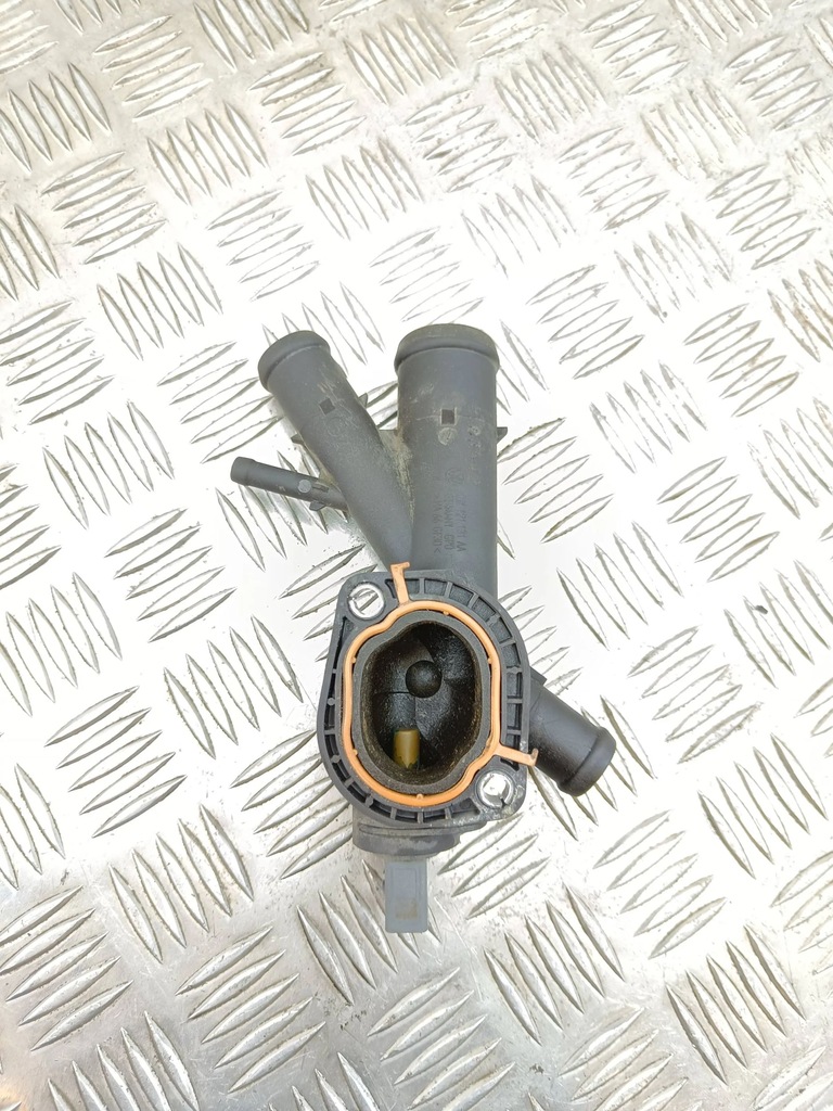 фото №7, Volkswagen passat b7 2012 термостат / корпус термостата