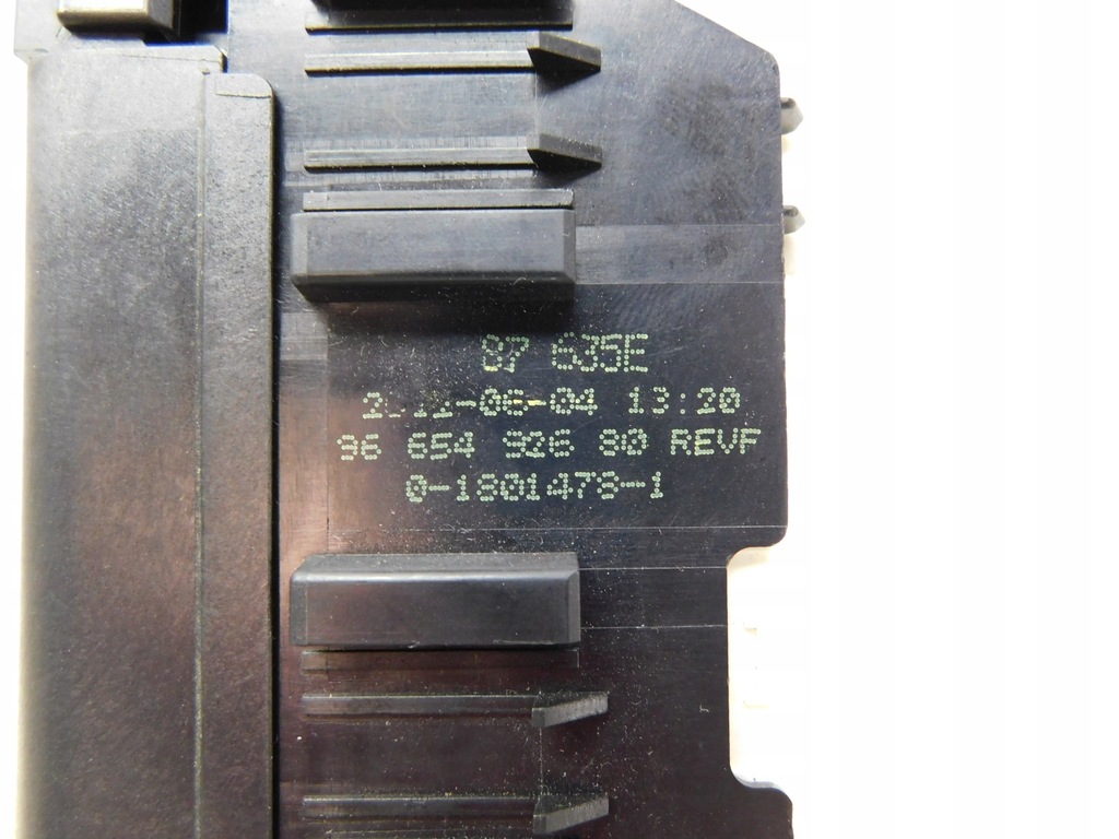 фото №8, Коробка предохранителей 9665492680 - citroen c4 ii ds4