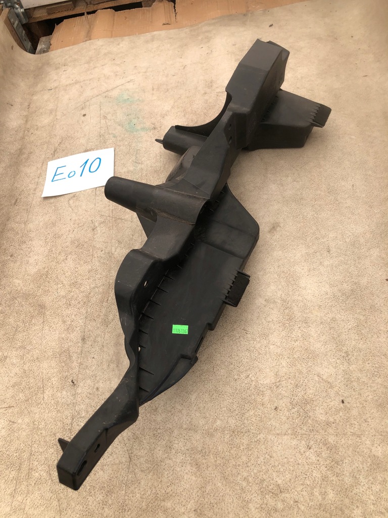 фото №1, Mercedes gle w292 молдинг багажника a2928900700