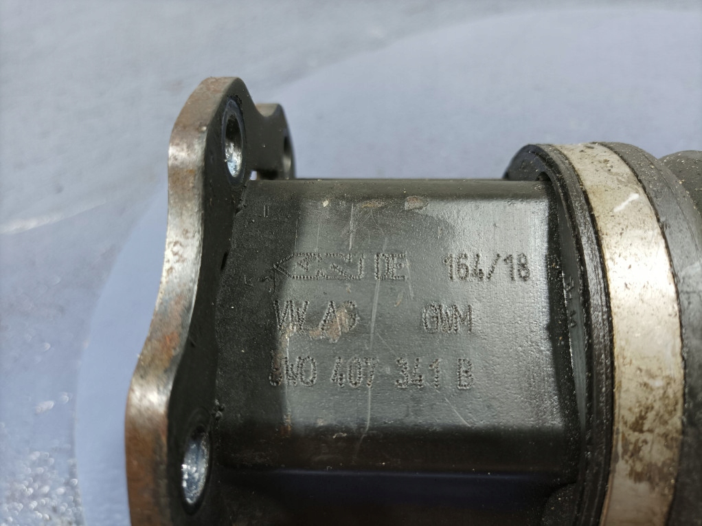 фото №5, Audi a5 f5 8w 3.0tdi 218km приводной вал перед правая левая 8w0407271e