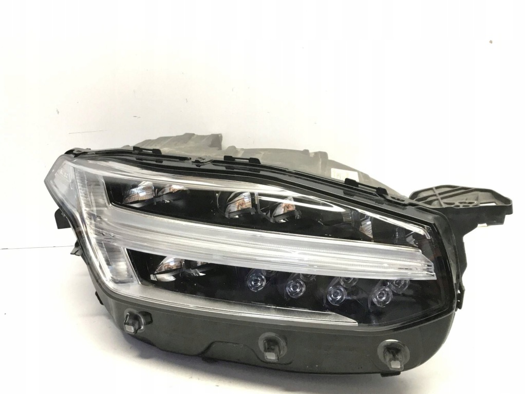 Купить Volvo xc90 рестайлинг  full led фара правый перед 32338953