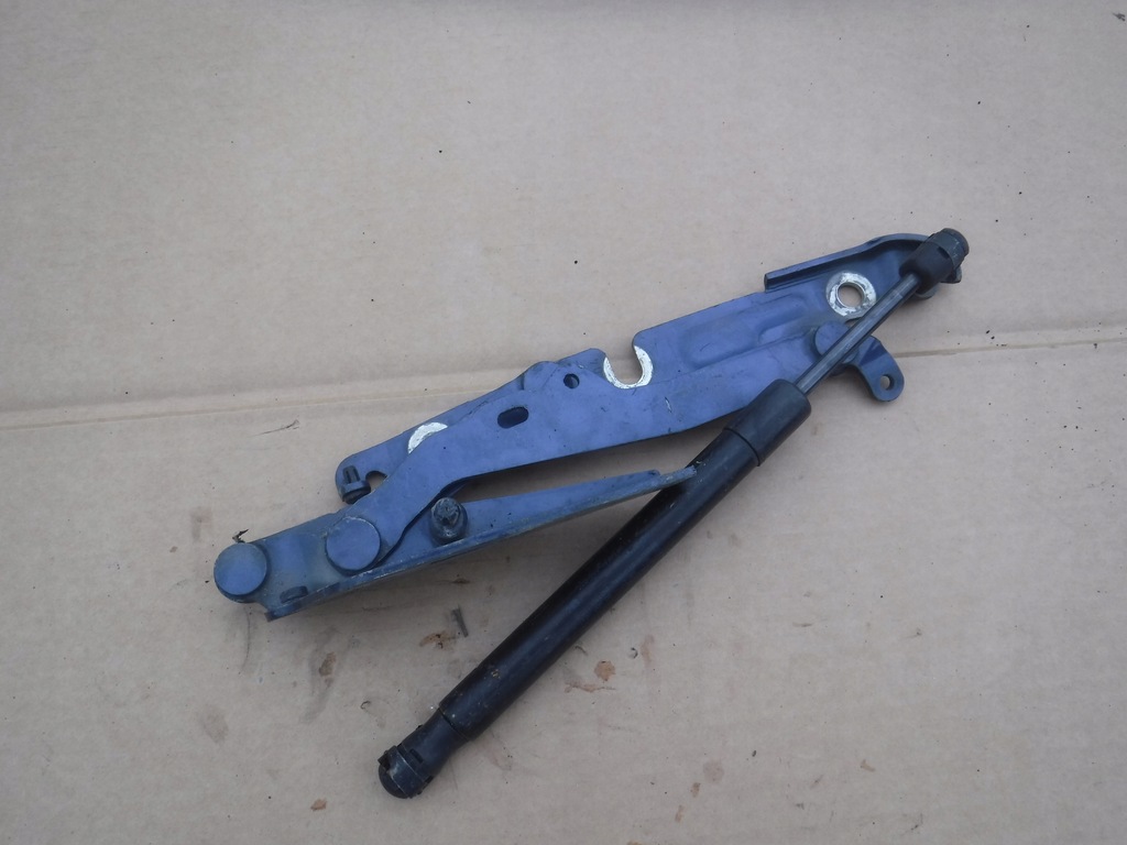 фото №1, Петля крышки задняя левый audi a6 c6 sedan 4f5827301