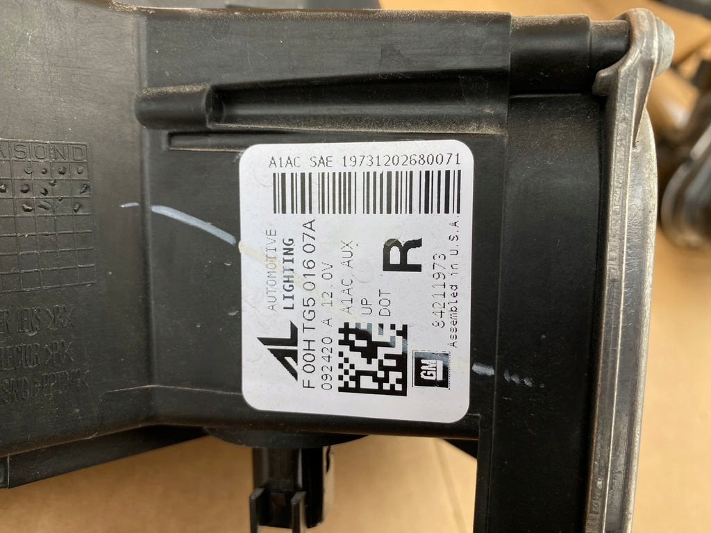 фото №8, Противотуманная фара правый + блок управления chevrolet camaro ss 6.2