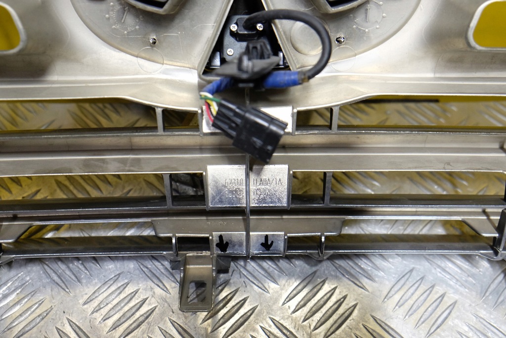 фото №15, Infiniti qx56 qx80 2011- решётка радиатора решётка радиатора камера usa