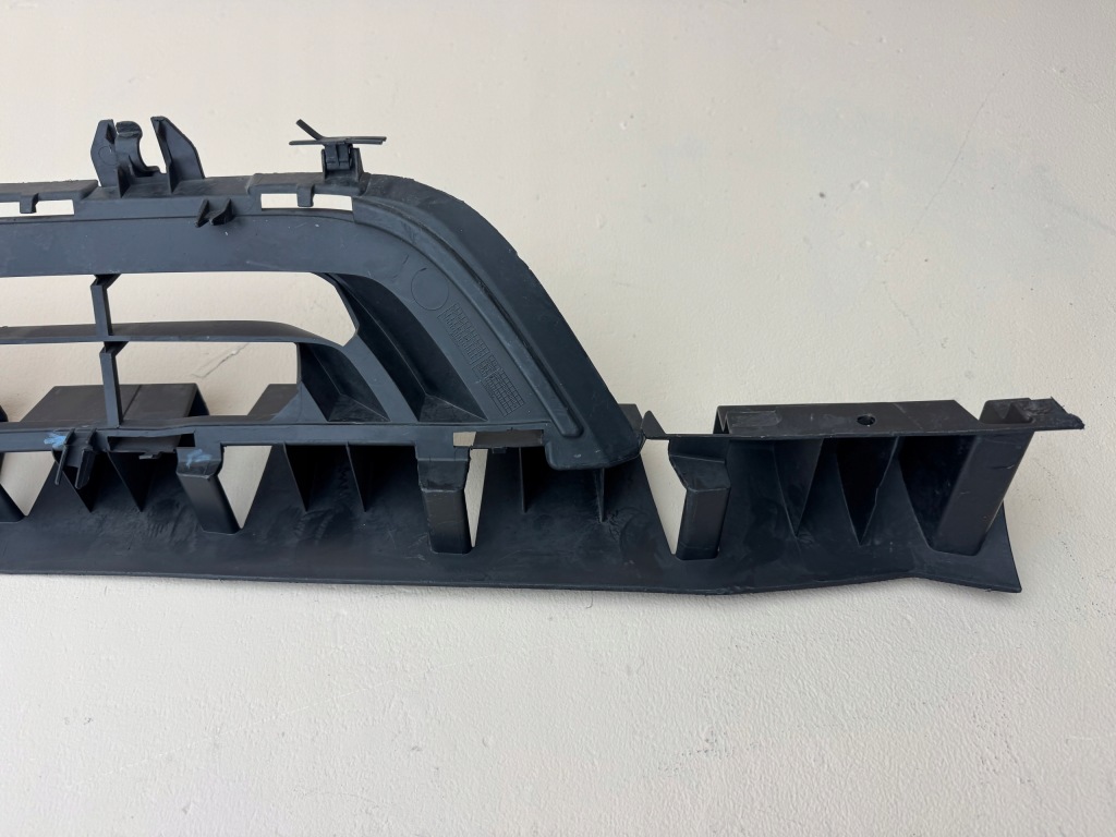 Bmw i3 15r- решітка решітка  бампера перед передня Доставка