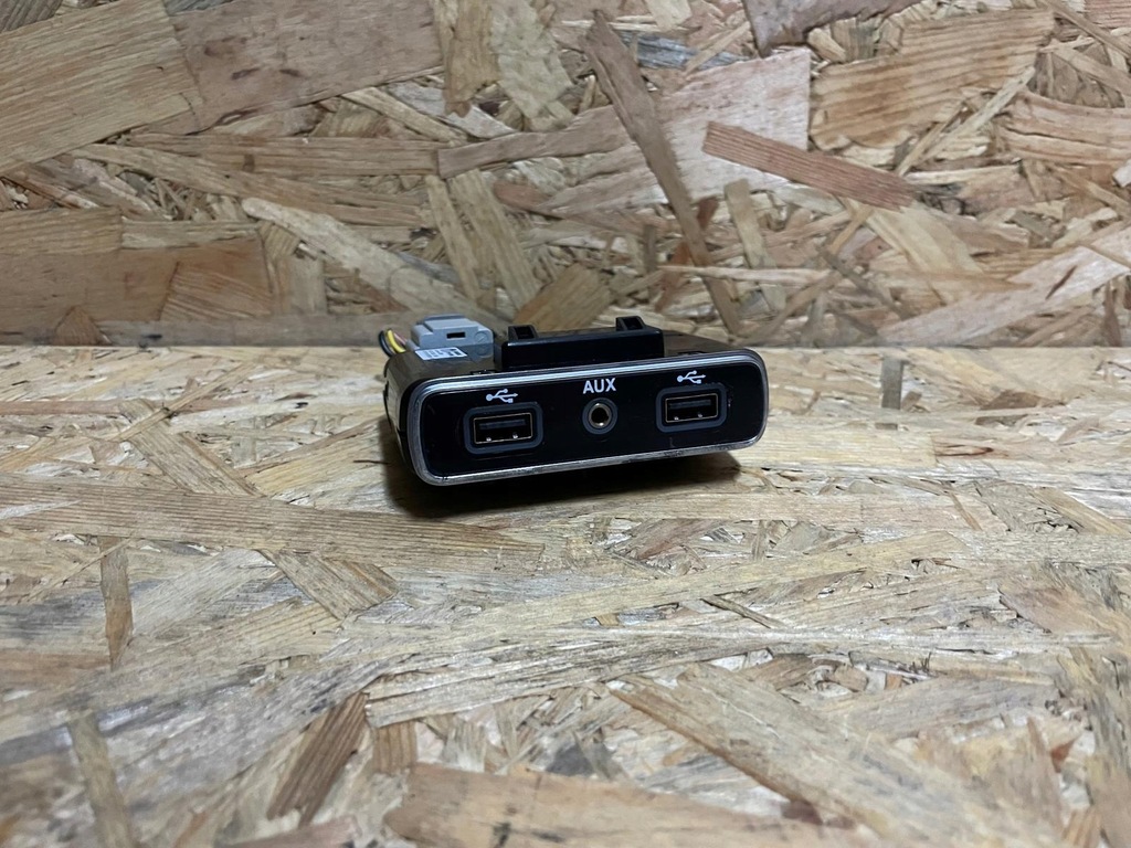 фото №1, Разъём port aux usb alfa romeo stelvio 01561477990