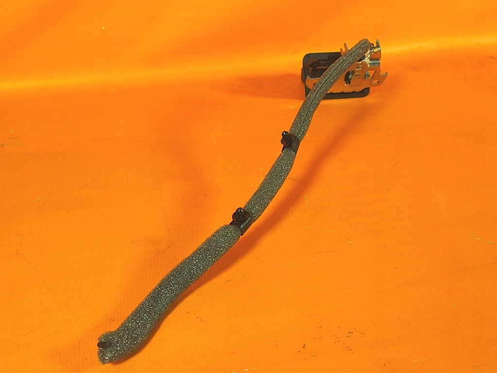 фото №8, Audi tt 8s замок кришки задня захист 8r0827505a