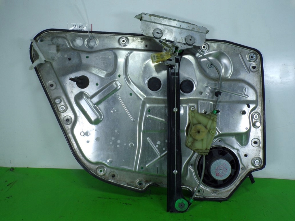 Volkswagen phaeton подъемник стекло правый задний  задний 3d4839756 Недорого