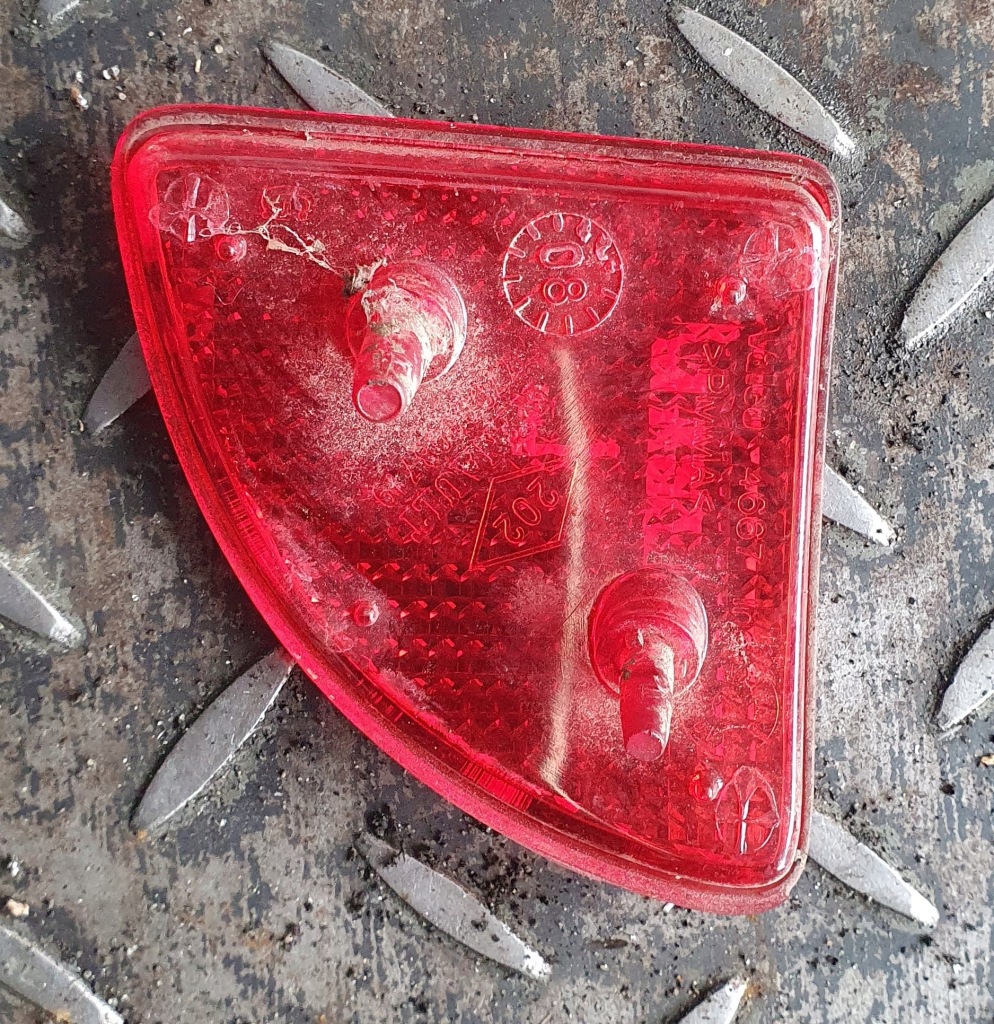 фото №2, Відбивач бампера заднього лівий dacia logan i