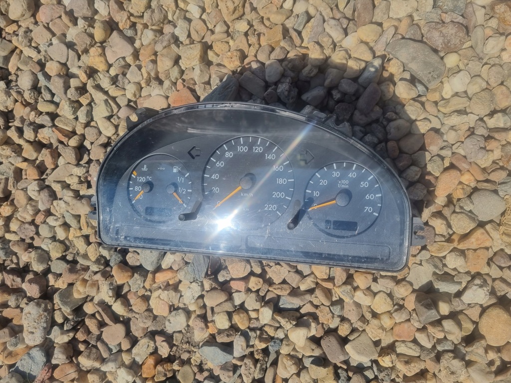 фото №1, Mercedes ml w163 счетчик приборы europa 200 tyś