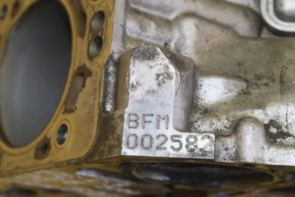 Блок на stolik a8 d3 4.2 b v8 bfm 077103021am Зі Шроту