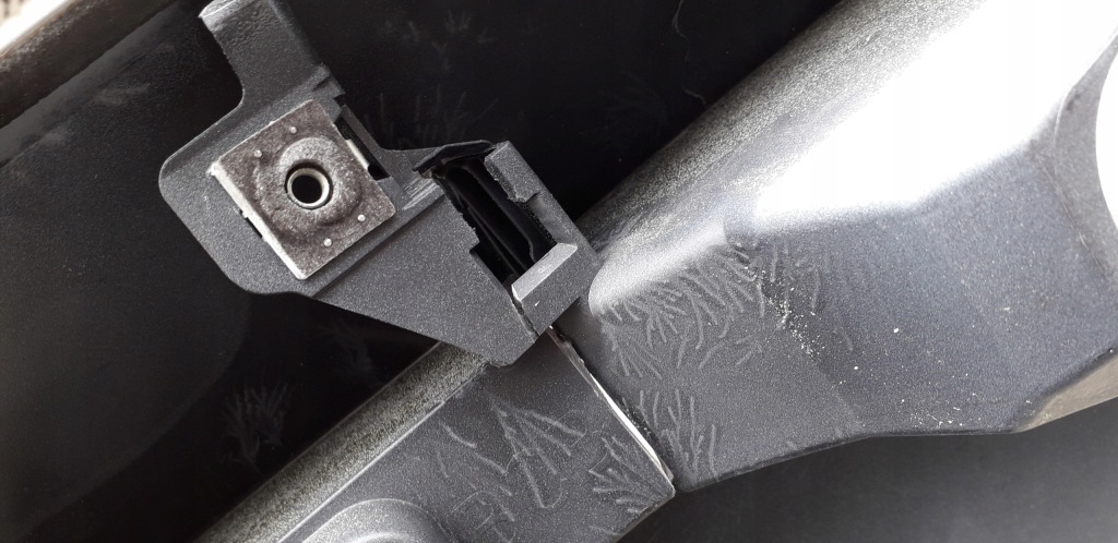 Накладка кришки задній renault megane v e-tech 901528393r Ціна