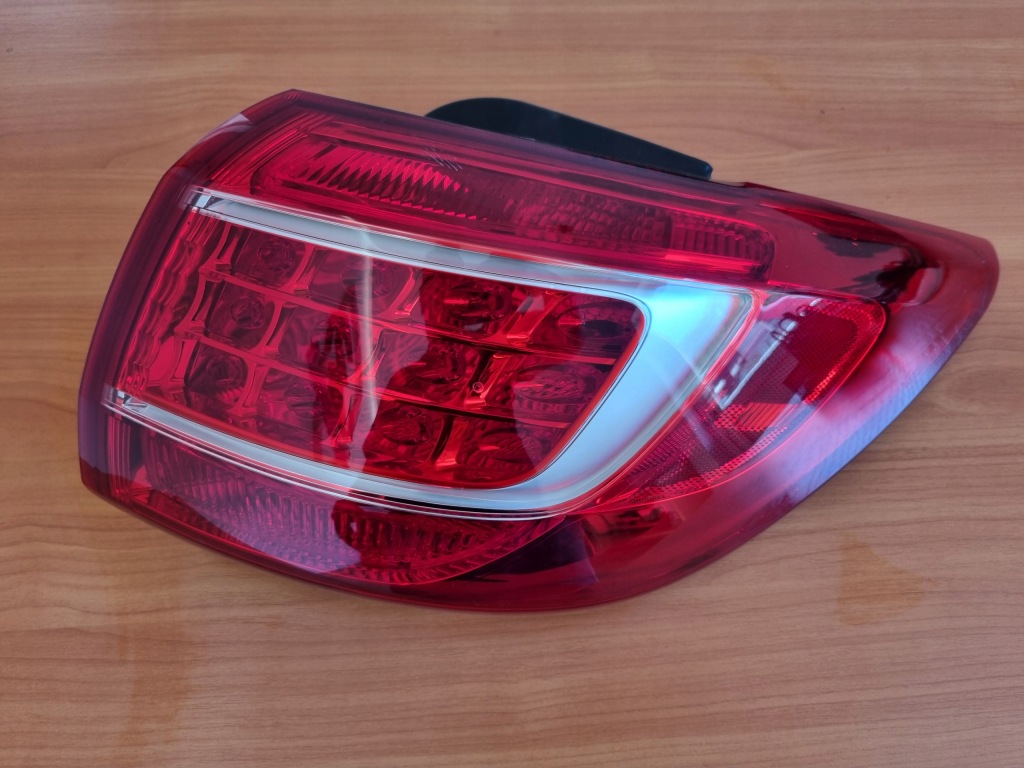 фото №1, Kia sportage iii 10- lappa задня права led
