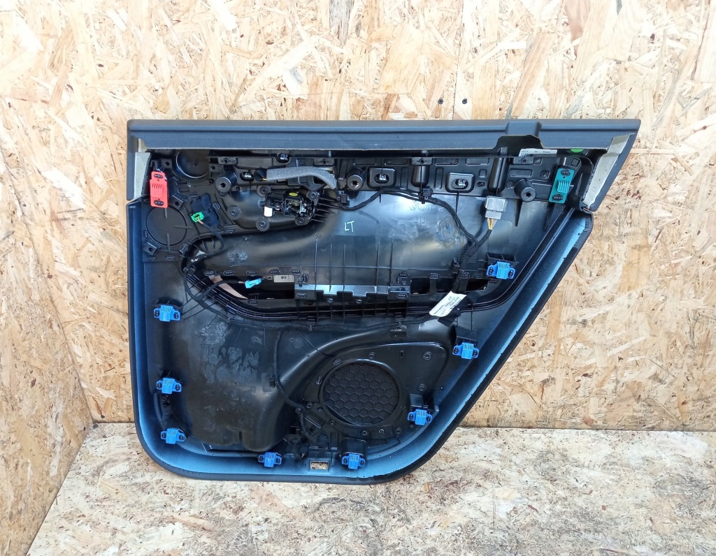 фото №3, Обшивка дверь левый задний volvo xc90 ii 31393115