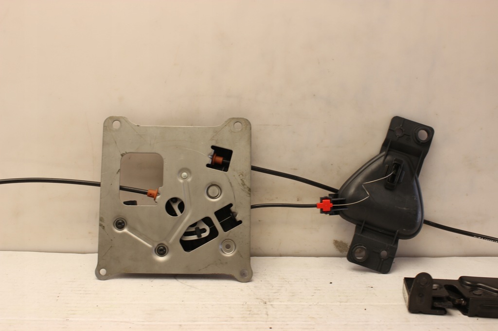 фото №3, Mini r52 cabrio 04r- замок крышки багажника задняя