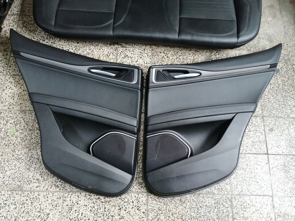 фото №16, Alfa romeo stelvio 2019 салон сиденье сиденья обшивки заднее сиденье кожа ładne