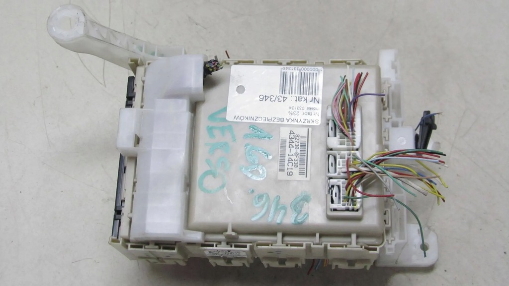 фото №6, Toyota verso lift 1.6 коробка предохранителей 82730-0f330