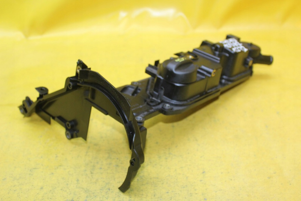 фото №1, Крышка клапанов peugeot 207 1.4 ehdi 9688939180