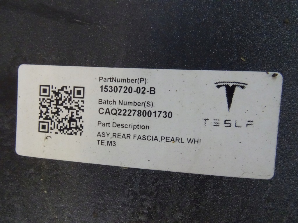 Бампер задня задній tesla model 3 2017- 1530720-02-b pdc6 Оригінал