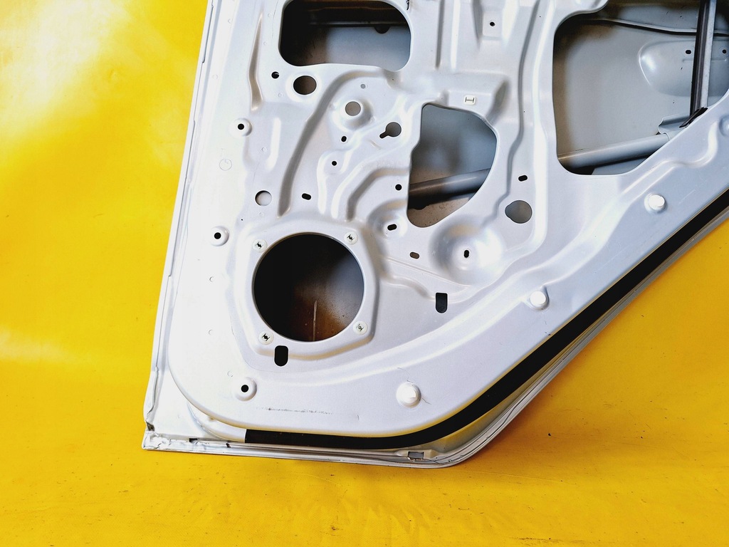 фото №9, Двері правий задня праве задні mitsubishi colt vi 04-08 hb 5d lak: 16h nr1831