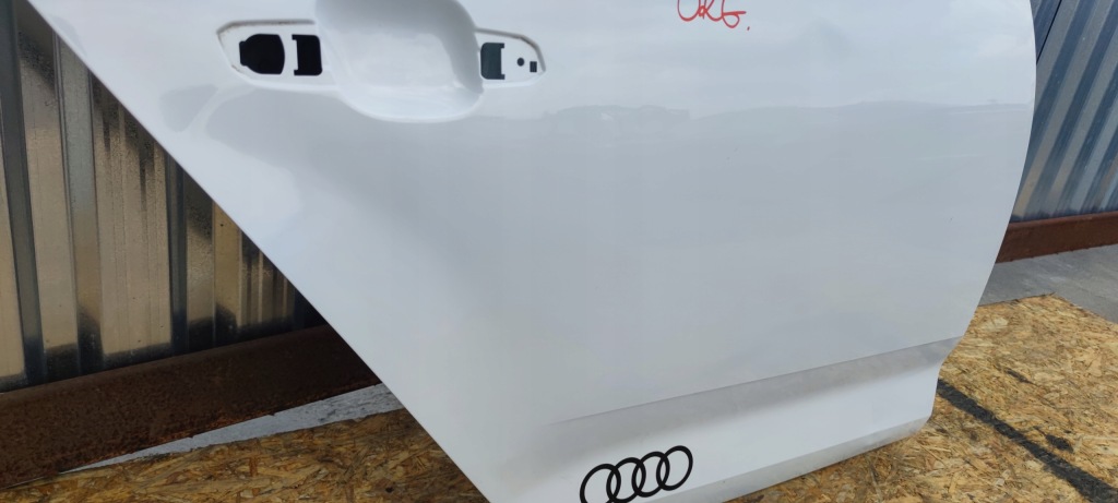 Дверь правый задний  audi a4 b9 ls9r avant / универсал оригинал Киев
