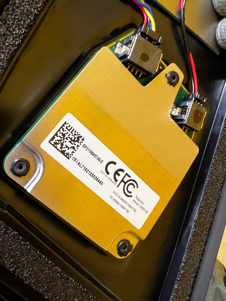 фото №8, Скляний блок двигуна захист стійка b камера бічна лівий tesla model 3 przedlift