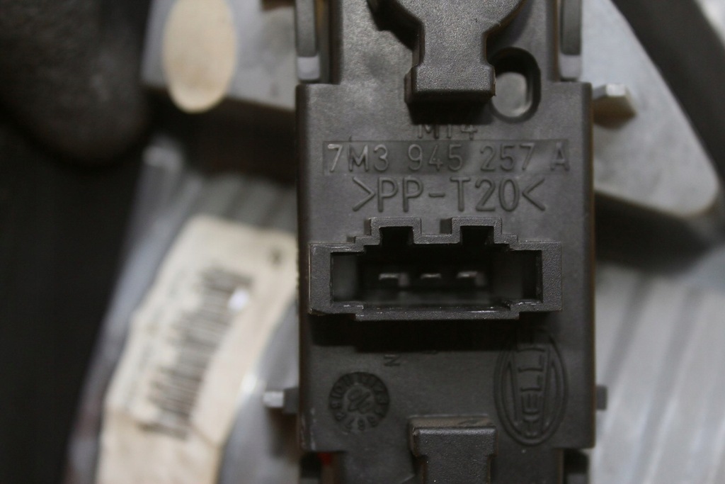 фото №6, Лампа правий задня кришка багажника ford galaxy i fl 7m5945094b