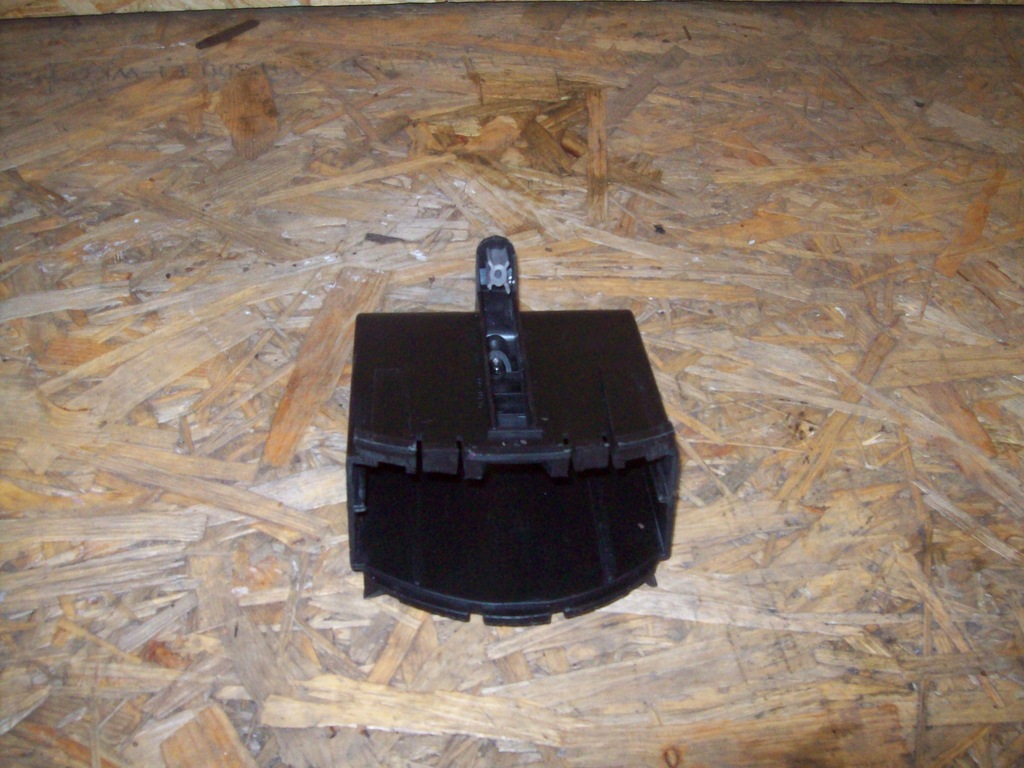 фото №1, Citroen xsara picasso пепельница направляющая