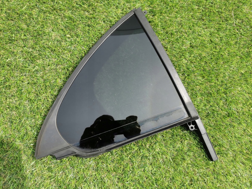 фото №1, Mercedes a klasa 176 стекло правая задняя 2013