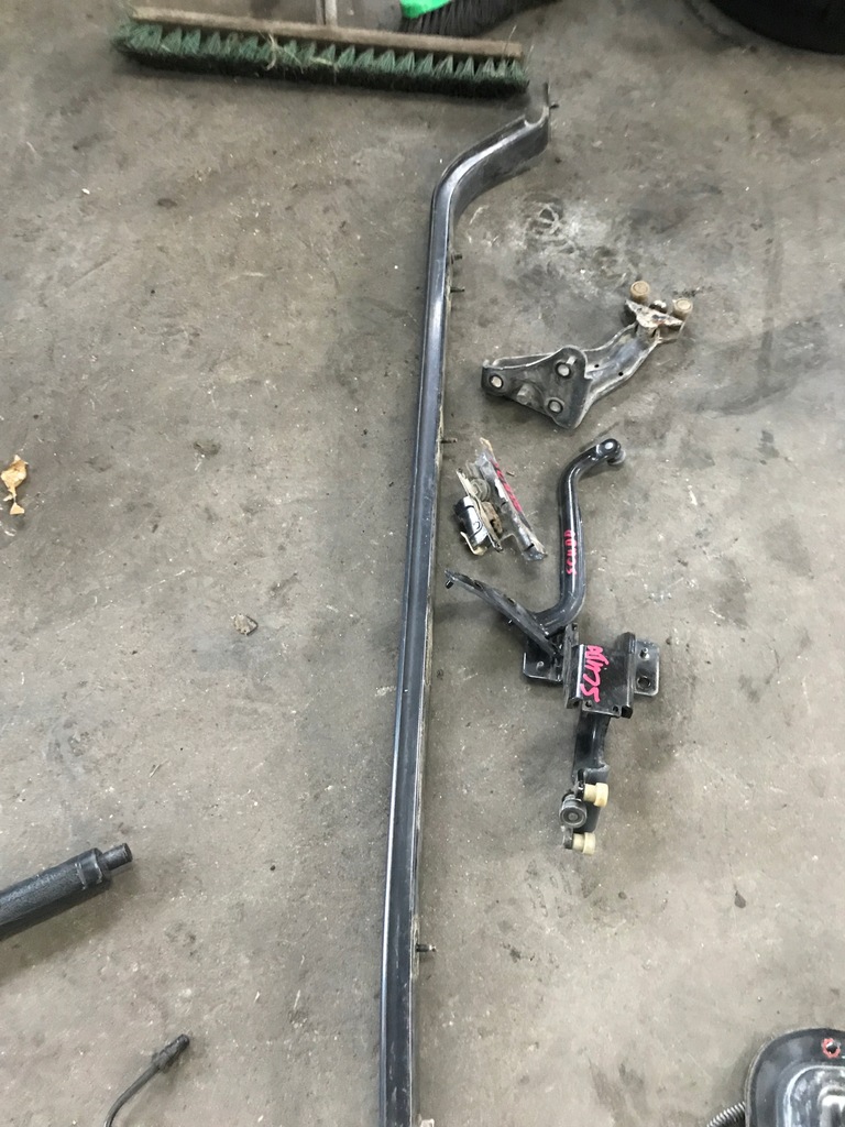 фото №1, Peugeot expert scudo направляющая дверь раздвижных комплект