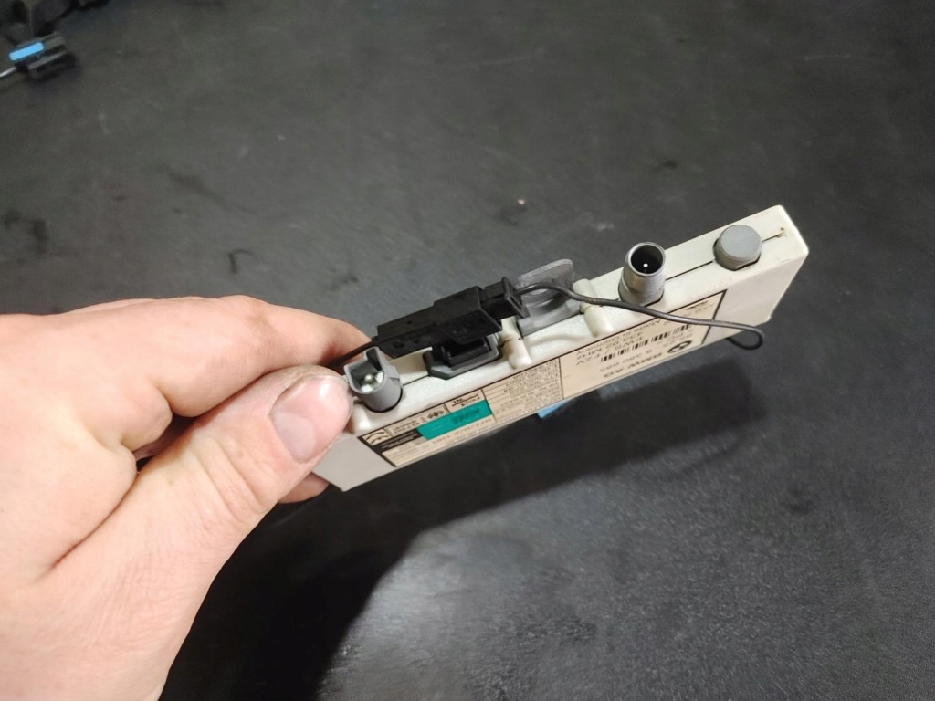 Bmw e39 2.5 бензин підсилювач антени модуль 8380685 оригінал Недорого