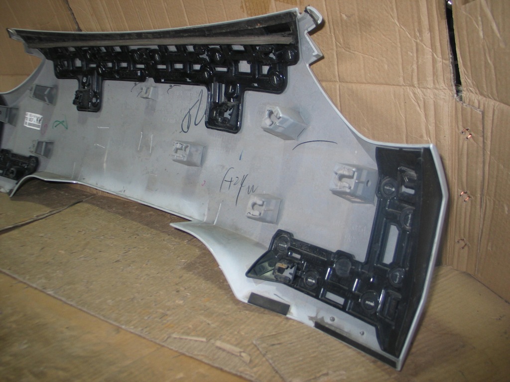 фото №10, Значок молдинг кришка багажника панель накладка кришки mazda mx-30 mx30 dn4e-50851