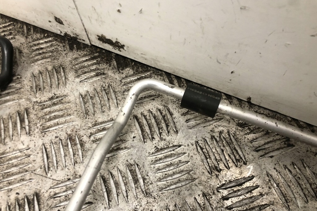 фото №9, Трубки кондиціонера bmw 3 f30, f80 9181464 2.0l бензиновий 180kw 2011