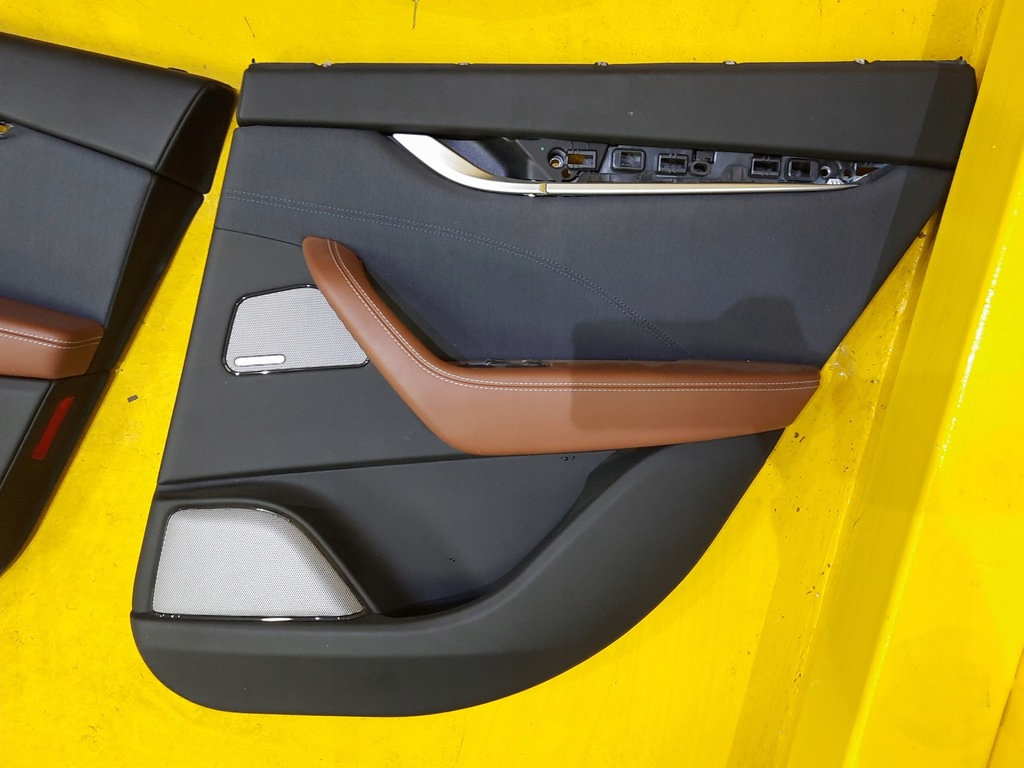 фото №7, Maserati levante сиденья заднее сиденье обшивки туннель кожа