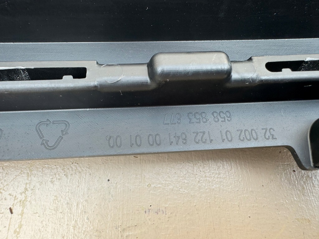 фото №12, Skoda kamiq 19r- решётка средняя бампера перед передняя 658853677