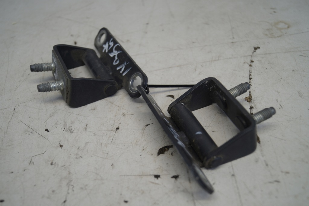 фото №4, Петлі кришки багажника hyundai ix35 5k