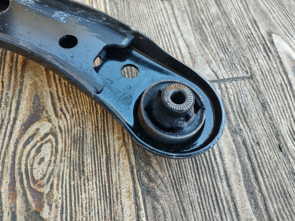 фото №10, Mg zs ev 2023 - рычаг правый перед