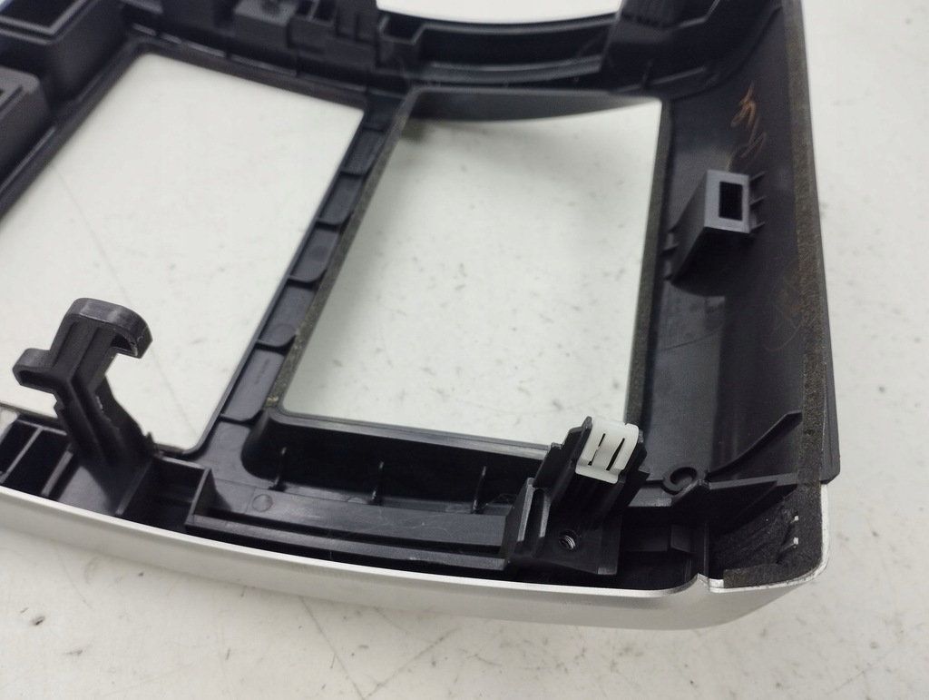 фото №11, Nissan x-trail t31 2008 консоль средняя / радио / gps