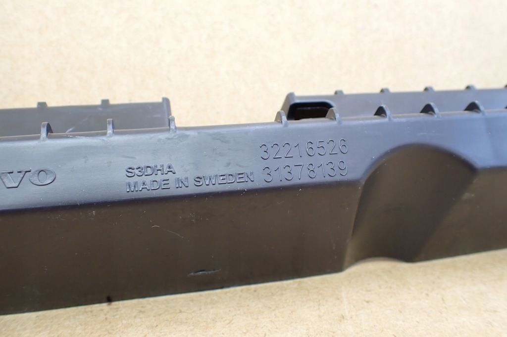 Volvo xc90 2 14- кронштейн накладки порога правый  задний задняя 32216526 оригинальный номер Недорого