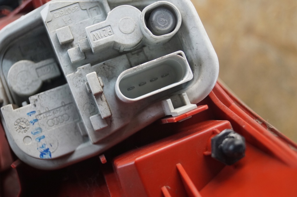 фото №15, Лампа лівий задня audi a6 c6 lift led kombi