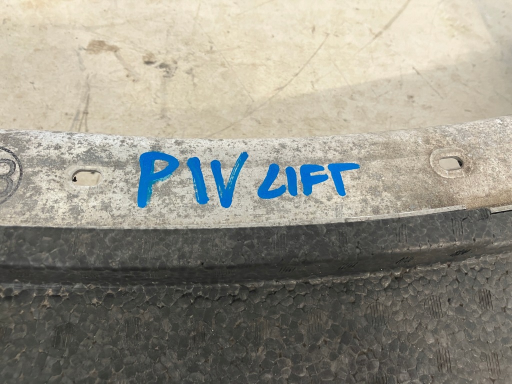 Prius iv балка под бампер перед кронштейн  бампера пенопласт абсорбер верх Киев