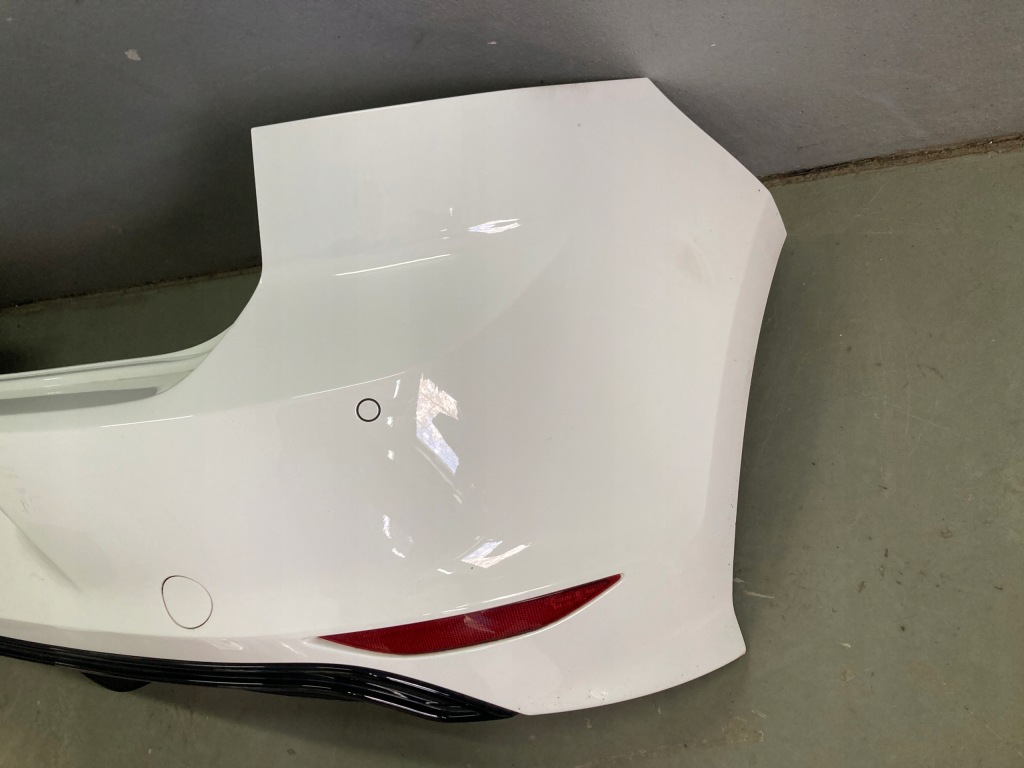 Бампер задня vw golf vii r line hb lc9a Недорого