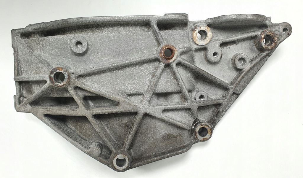 фото №4, Кронштейн основание генератора volvo c70 ii 9682367380