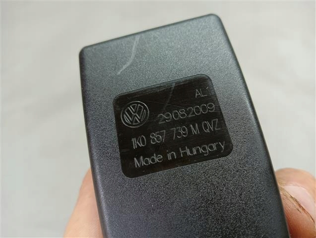 фото №4, Клипса ремней .задняя vw golf vi hb 1k0857739m