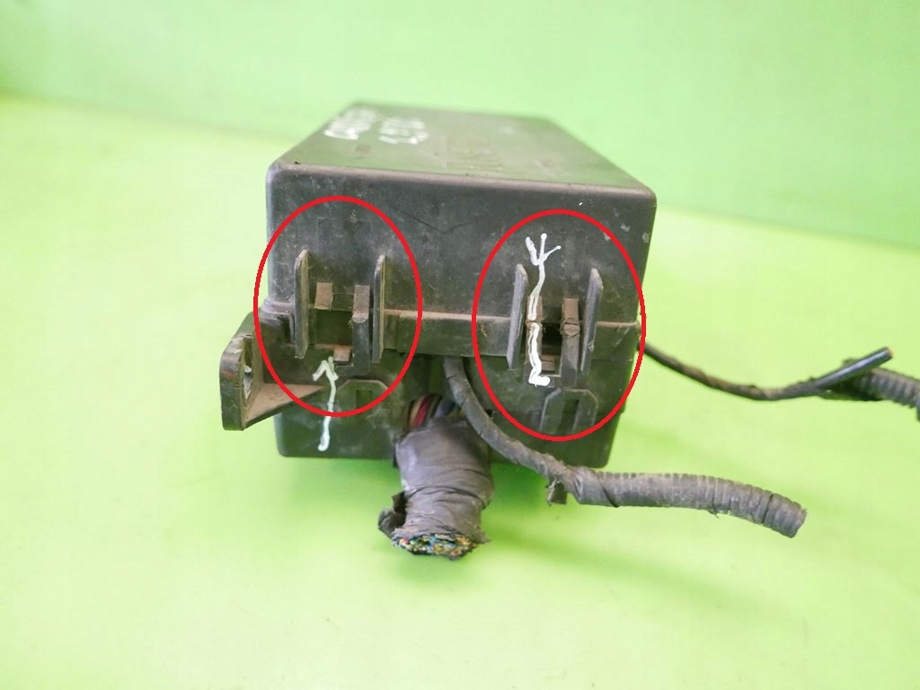 фото №4, Коробка предохранителей kia carnival i 2.9tdi 99-01